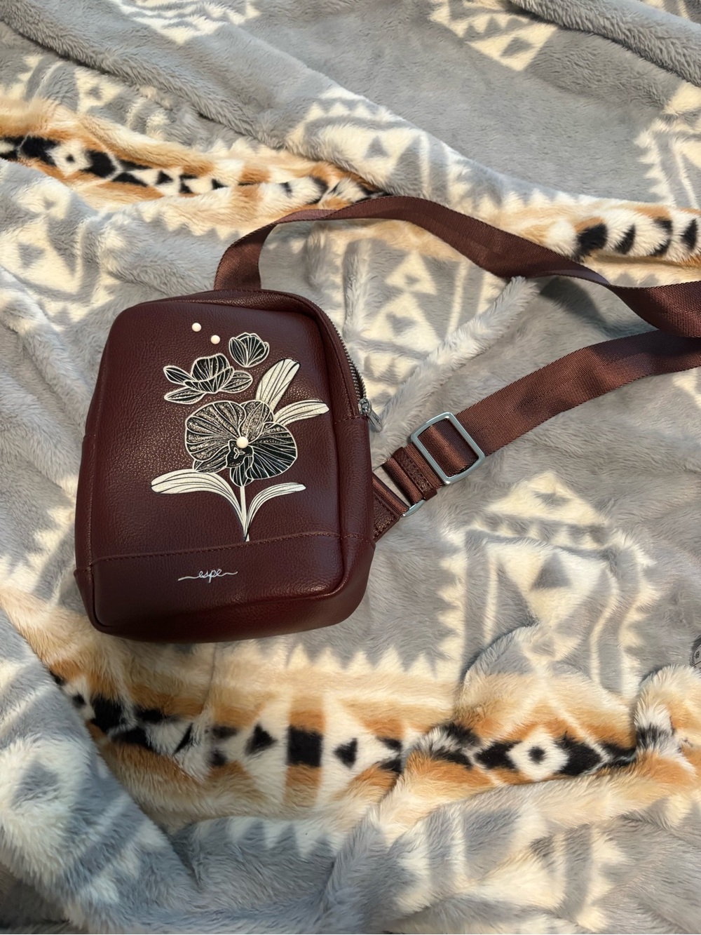 Stylish Floral Crossbody Bag in Deep Wine